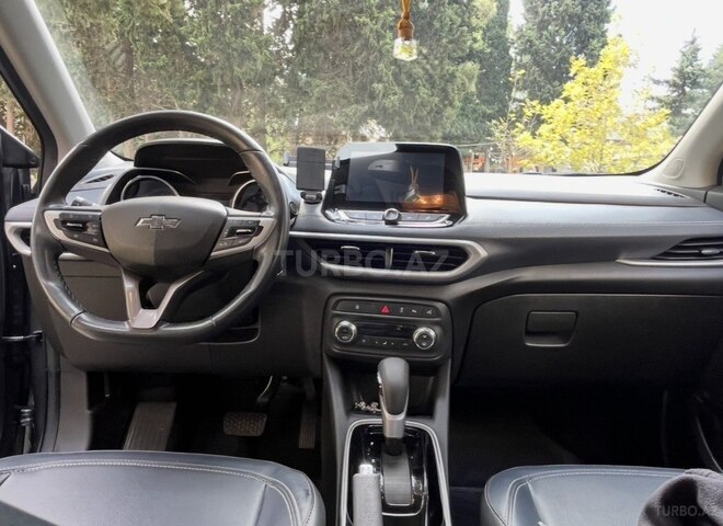 Chevrolet Tracker-7