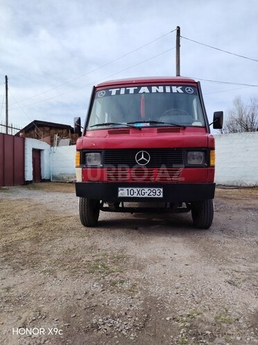 Mercedes 410 D-1
