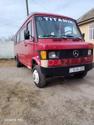 Mercedes 410 D-10
