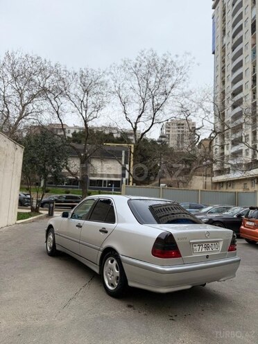 Mercedes C 220-2