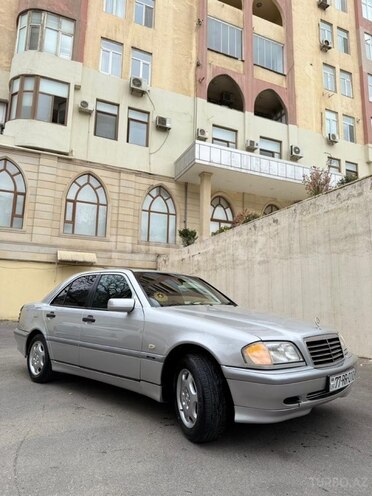 Mercedes C 220-1