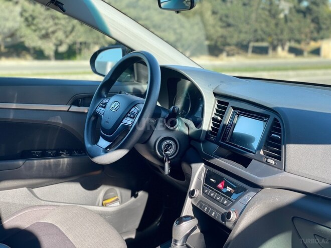 Hyundai Elantra 2017, 99,000 km - 2.0 л - Bakı