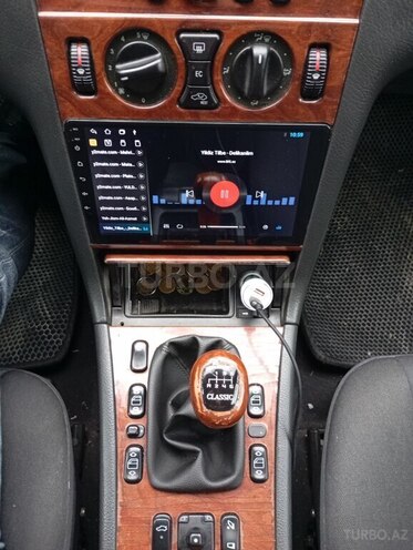 Mercedes E 200-2