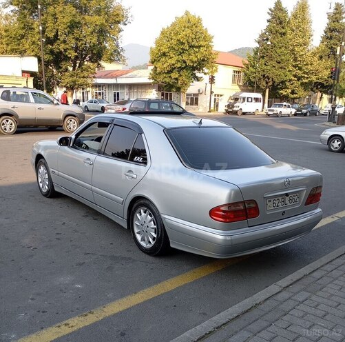 Mercedes E 200-7