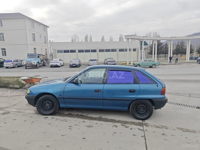 Opel Astra 1993, 380,000 km - 1.6 l - Qəbələ