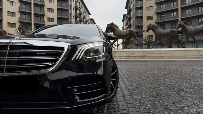 Mercedes  2017, 174,000 km - 4.0 л - Bakı