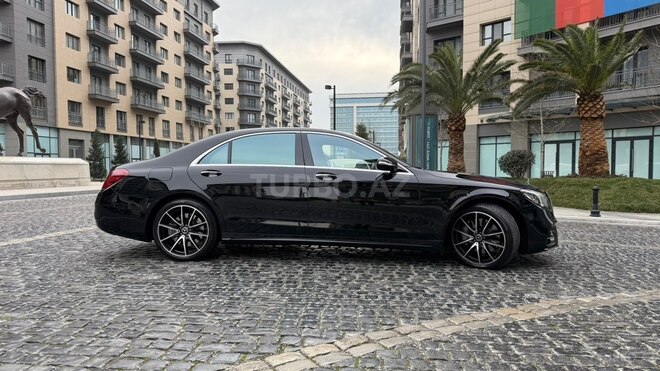 Mercedes  2017, 174,000 km - 4.0 л - Bakı