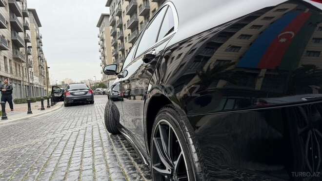 Mercedes  2017, 174,000 km - 4.0 л - Bakı