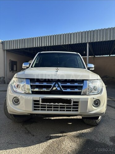 Mitsubishi Pajero 2012, 199,500 km - 3.5 л - Bakı