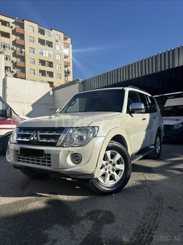Mitsubishi Pajero 2012, 199,500 km - 3.5 л - Bakı