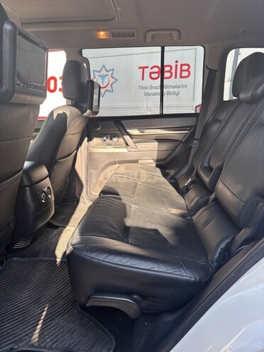 Mitsubishi Pajero 2012, 199,500 km - 3.5 л - Bakı