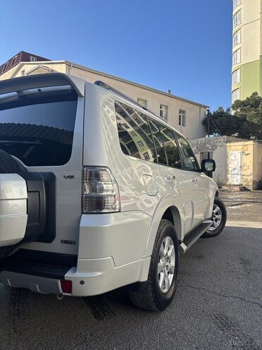 Mitsubishi Pajero 2012, 199,500 km - 3.5 л - Bakı