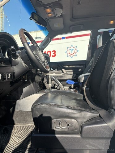 Mitsubishi Pajero 2012, 199,500 km - 3.5 л - Bakı