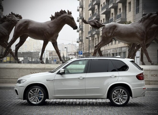 BMW X5 M 2011, 162,900 km - 4.4 l - Bakı