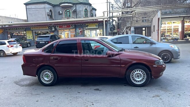 Opel Vectra 1996, 300,000 km - 1.6 l - Bakı