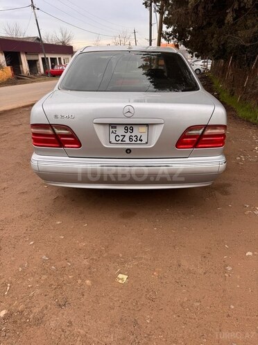 Mercedes E 240 2001, 300,000 km - 2.4 л - Lənkəran