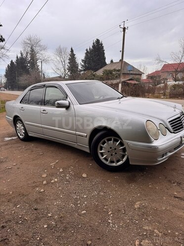 Mercedes E 240 2001, 300,000 km - 2.4 л - Lənkəran