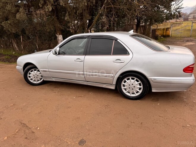 Mercedes E 240 2001, 300,000 km - 2.4 л - Lənkəran