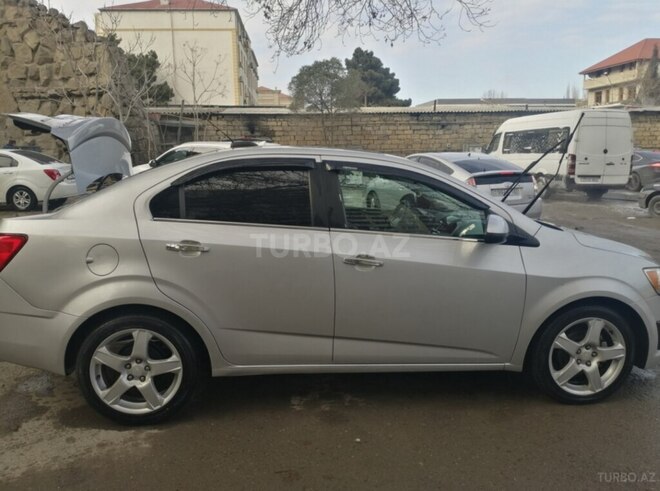 Chevrolet Aveo-5