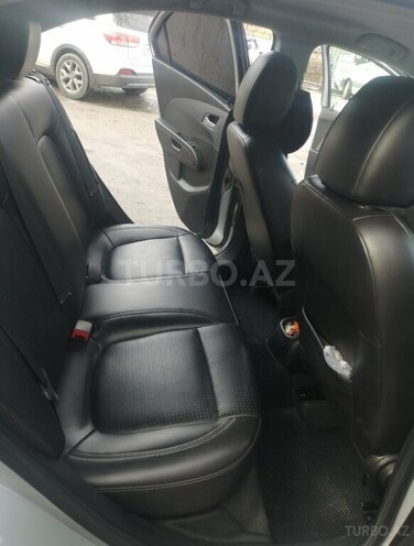 Chevrolet Aveo-8