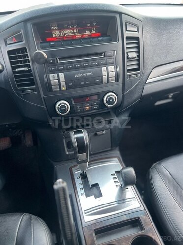 Mitsubishi Pajero 2011, 233,525 km - 3.5 л - Bakı