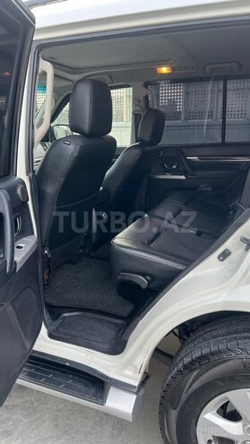 Mitsubishi Pajero 2011, 233,525 km - 3.5 л - Bakı