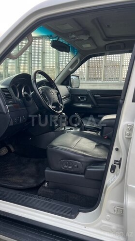 Mitsubishi Pajero 2011, 233,525 km - 3.5 л - Bakı