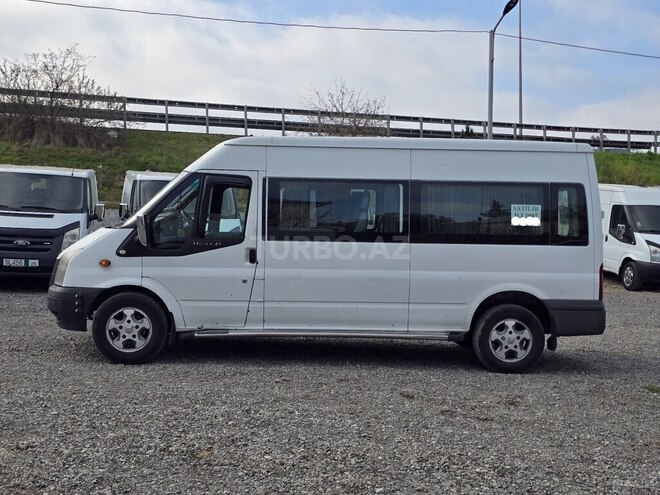 Ford Transit-7