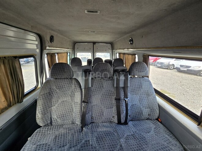 Ford Transit-11