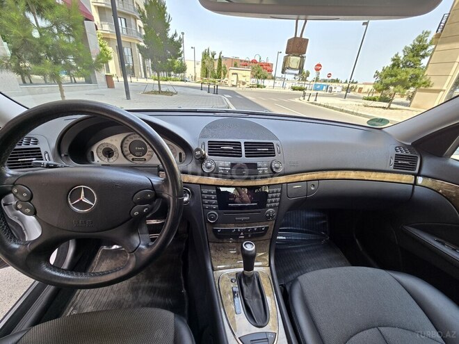 Mercedes E 200-5