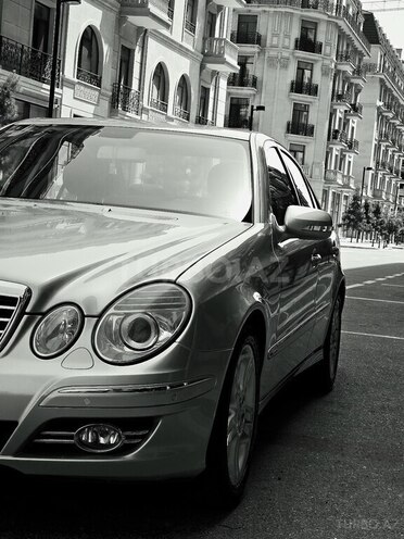 Mercedes E 200-11
