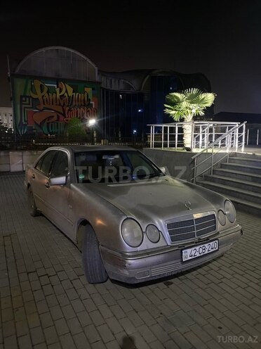 Mercedes E 230 1996, 300,000 km - 2.3 l - Lənkəran
