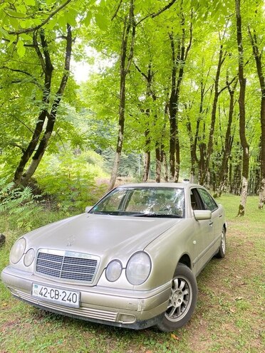 Mercedes E 230 1996, 300,000 km - 2.3 l - Lənkəran
