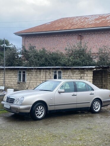 Mercedes E 230 1996, 300,000 km - 2.3 l - Lənkəran