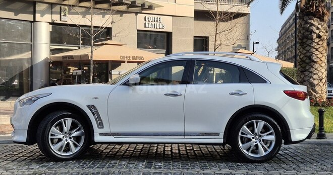 Infiniti FX35-4