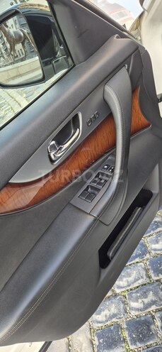 Infiniti FX35-12
