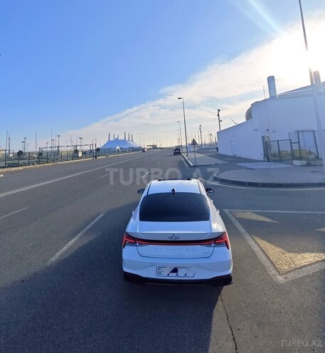 Hyundai Elantra 2022, 68,800 km - 1.6 l - Bakı