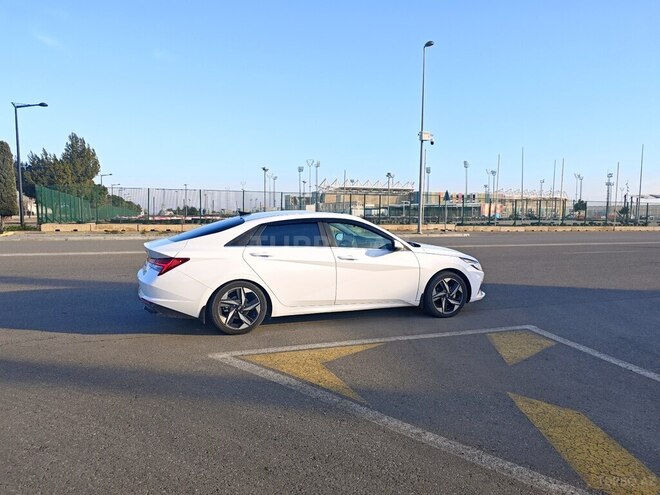 Hyundai Elantra 2022, 68,800 km - 1.6 l - Bakı