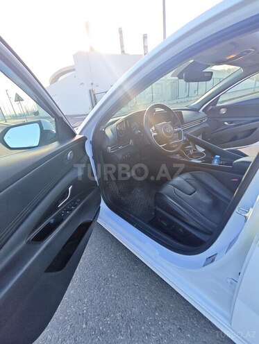 Hyundai Elantra 2022, 68,800 km - 1.6 l - Bakı