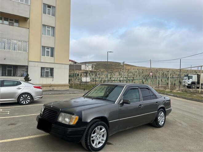 Mercedes 220 E 1993, 390,000 km - 2.2 l - Bakı