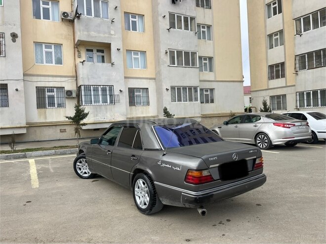 Mercedes 220 E 1993, 390,000 km - 2.2 l - Bakı
