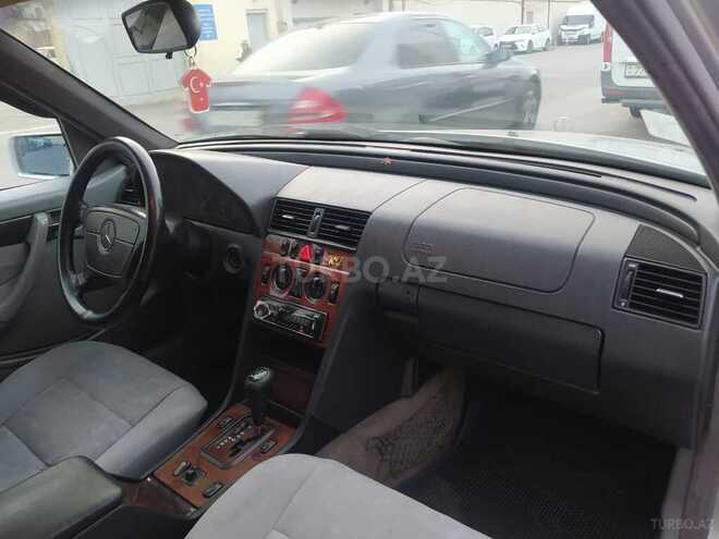 Mercedes C 220 1998, 290,000 km - 2.2 l - Bakı