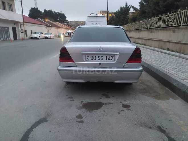 Mercedes C 220 1998, 290,000 km - 2.2 l - Bakı