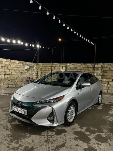 Toyota Prius Prime-1