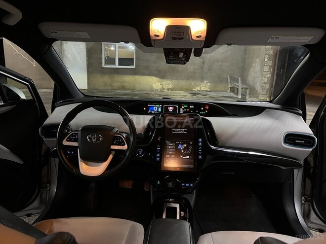 Toyota Prius Prime-8