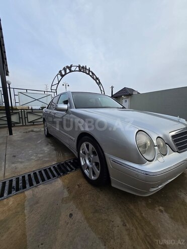 Mercedes E 320 2001, 324,000 km - 3.2 l - Bakı
