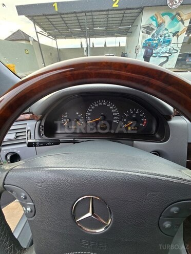 Mercedes E 320 2001, 324,000 km - 3.2 l - Bakı