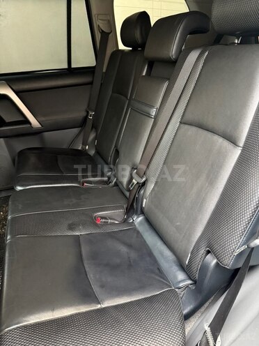 Toyota Land Cruiser Prado-9