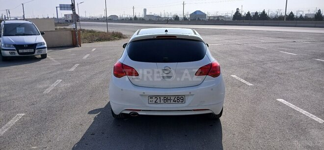 Opel Astra 2011, 488,820 km - 1.4 l - Sumqayıt