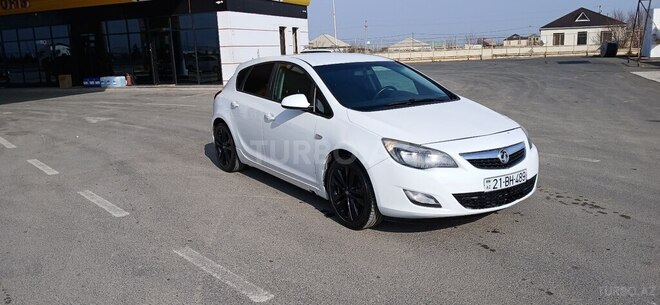 Opel Astra 2011, 488,820 km - 1.4 l - Sumqayıt